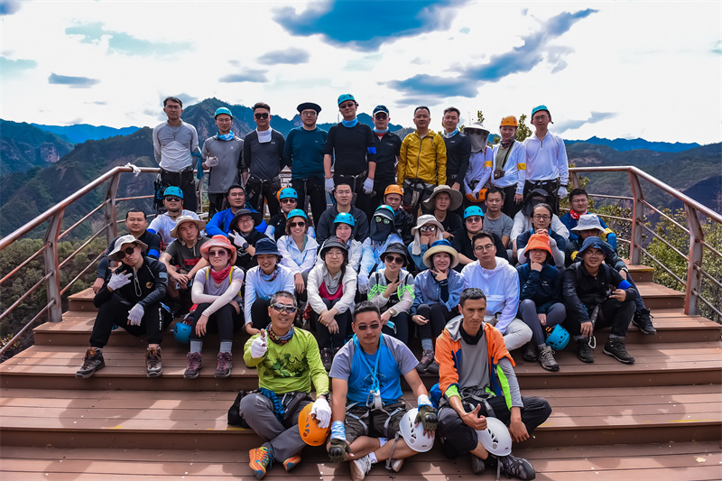 萬(wàn)科2022麗江老君山主題戶外團(tuán)建-戶外露營(yíng)-飛拉達(dá)-格拉丹草原徒步